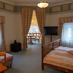 Palac 4*