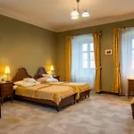 Palac 4*