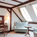 Palac 4*