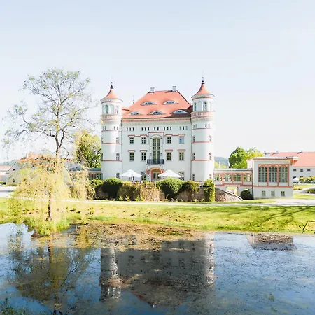 Palac Station touristique Wojanow
